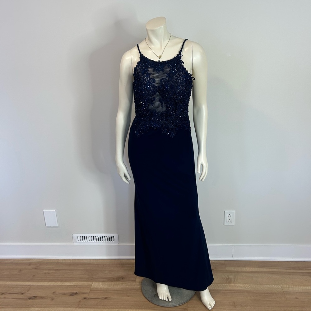 Gorgeous Cachet Navy Backless Gown with sparkly Lace❤️4
